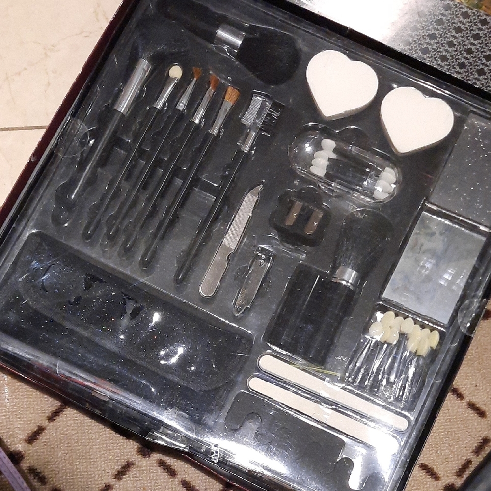 New Old Stock Massive Set Make-Up Brushes, Pedicure Tools, Cosmetique Bag Mirror